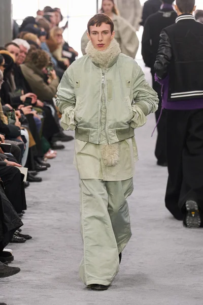 Look 49